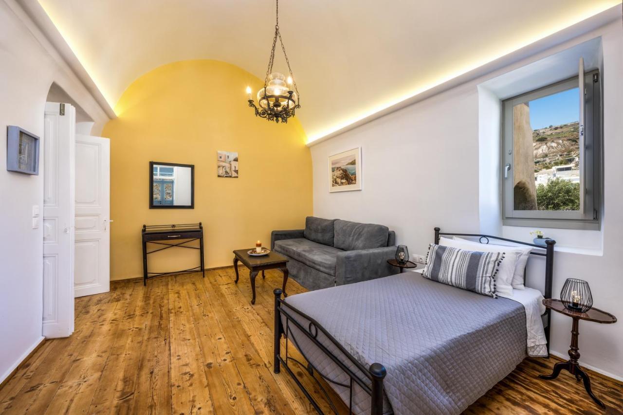 450 Years Castle House For 2-5 People/Jacuzzi Emporio (Santorini) Exterior photo