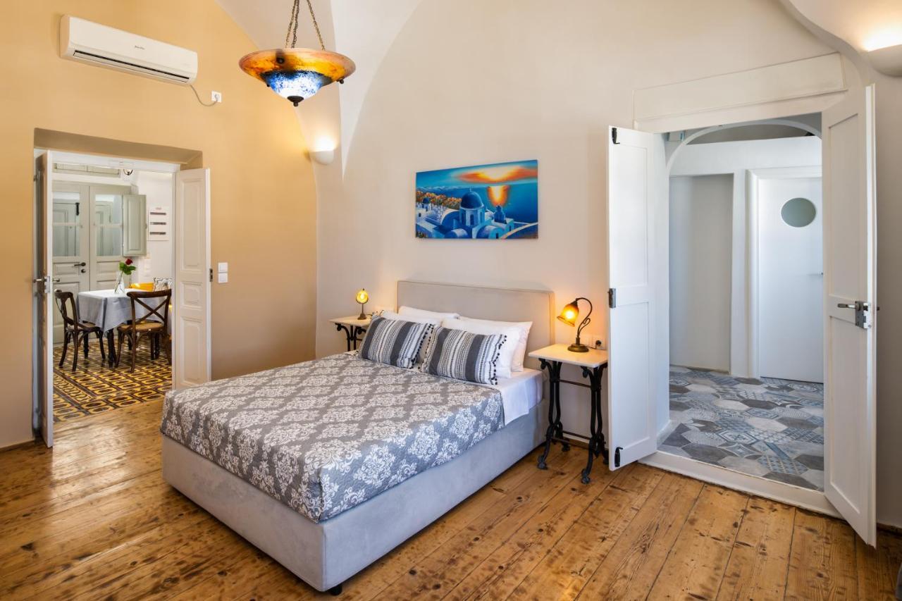450 Years Castle House For 2-5 People/Jacuzzi Emporio (Santorini) Exterior photo
