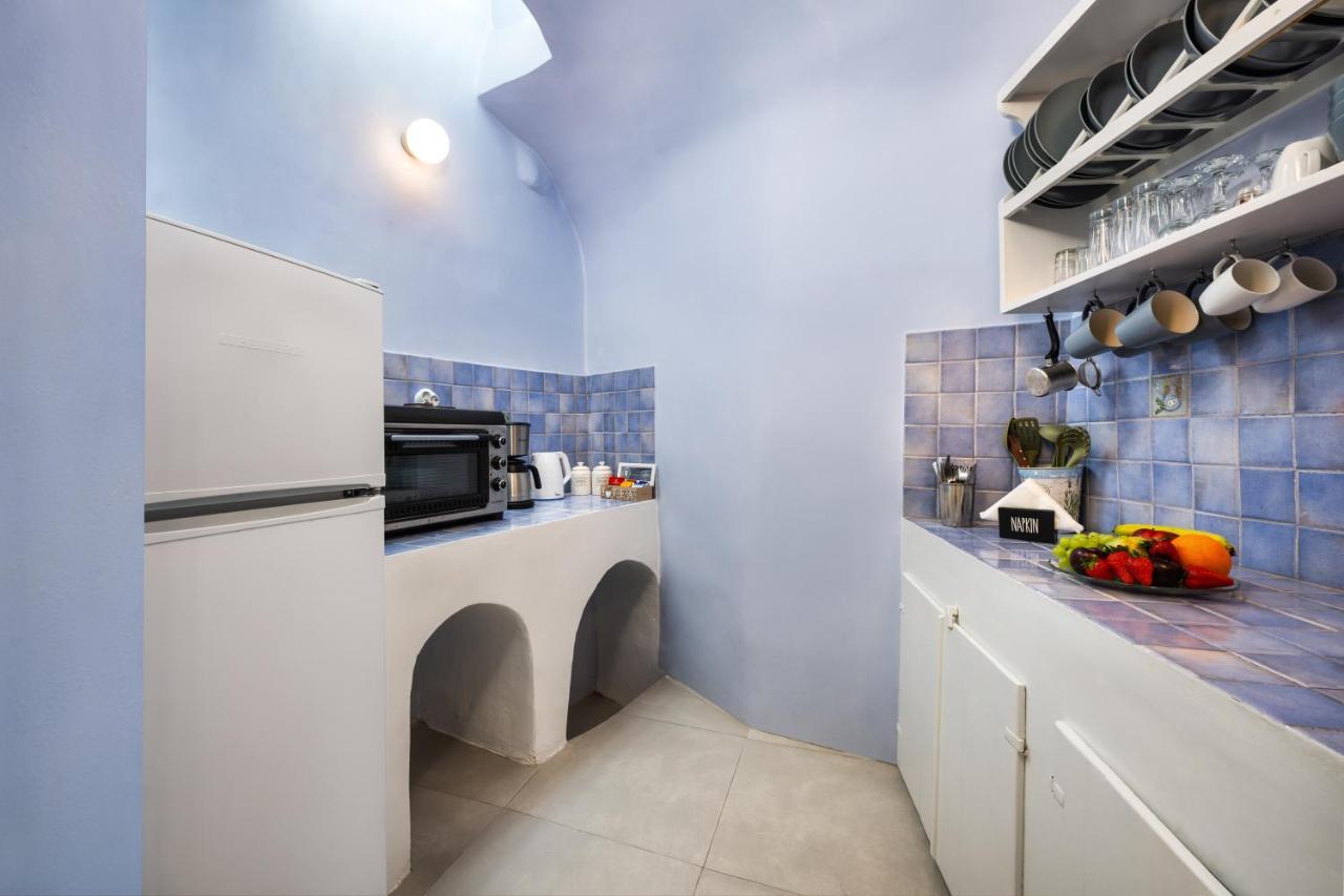450 Years Castle House For 2-5 People/Jacuzzi Emporio (Santorini) Exterior photo